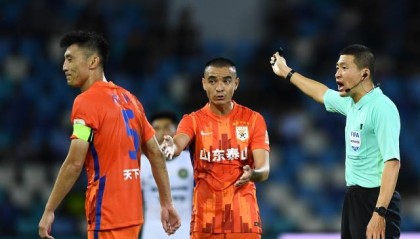 罚单来了！郑铮暴力行为禁赛4场 徐新2张罚单停2场