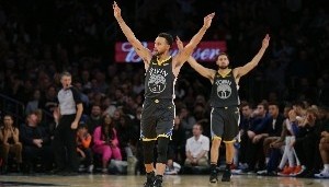 开云下载-勇士将在新赛季穿回“The Town”版球衣 他们曾穿此球衣2次夺冠！