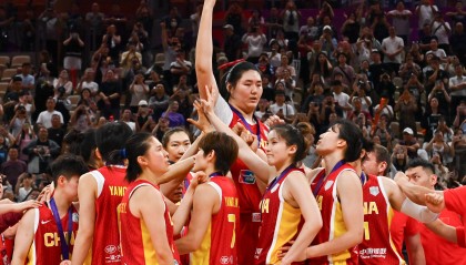 开云-10分险胜！17+5+4女神爆发，宫鲁鸣变阵显奇效，1人最应该被放弃