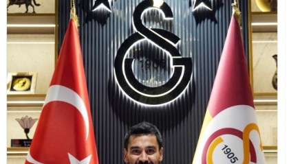 💛❤️京多安社媒晒与加拉塔萨雷签约照片，税后年薪450万欧