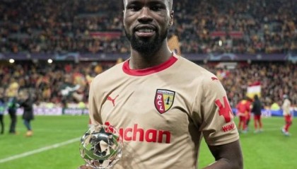 开云APP-夏窗大冤种：后防大将遭退货，朗斯被耍要告罗马