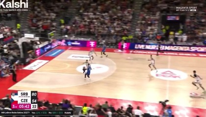 开云APP-这胖子的想象力不得了~约基奇又献天秀传球 空中单手往后甩传队友