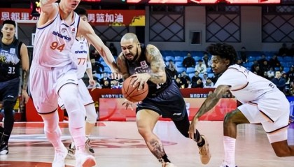 开云下载-CBA伦纳德超高正负值，小胖再遭DNP，卢伟指导正式表态